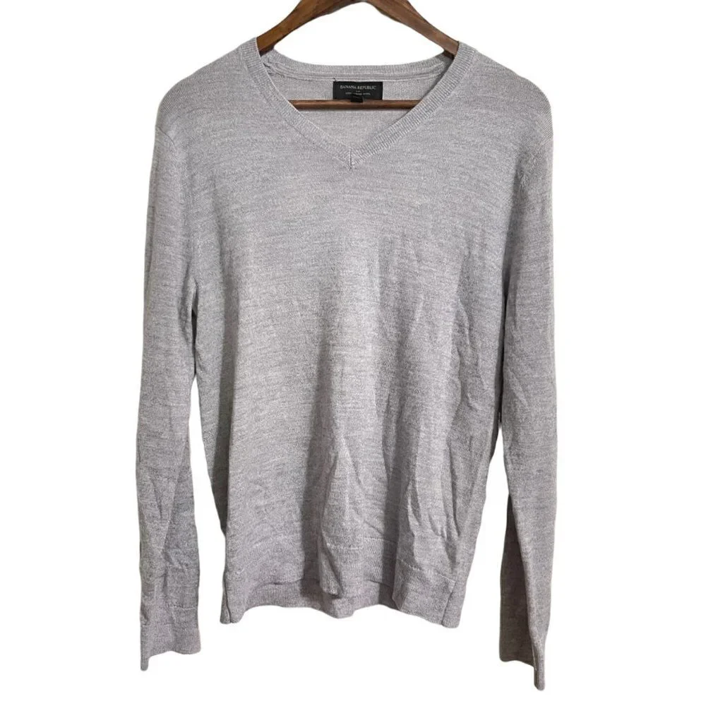 Banana Republic Men's Gray 100% Merino Wool Ribbed Trim Vneck Sweater Medium
